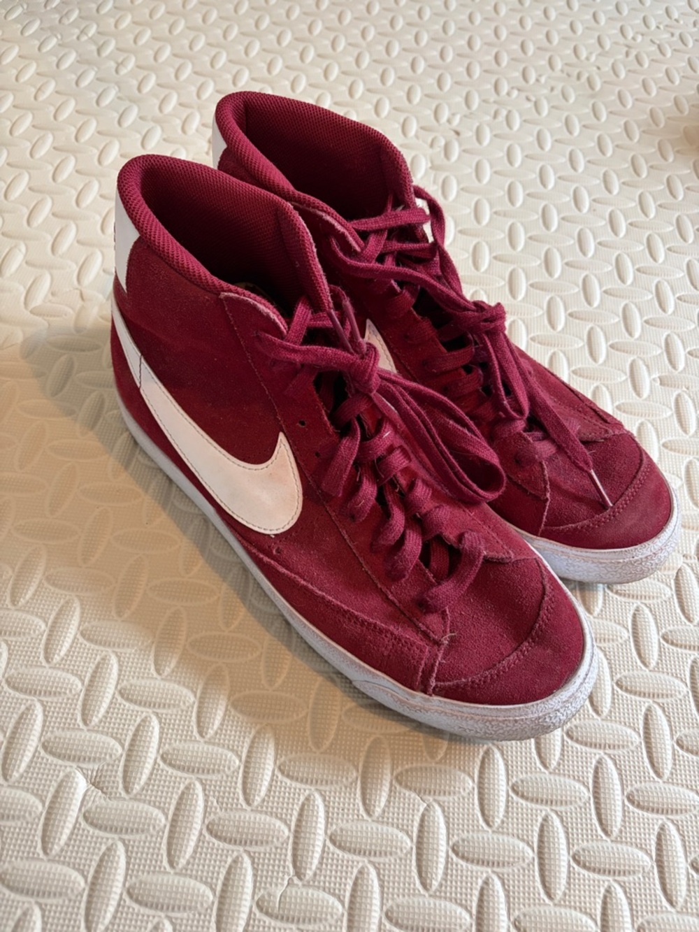 Nike CI1172-601 Women's Burgundy High-Top Sneakers with White Swoosh Size 10.5